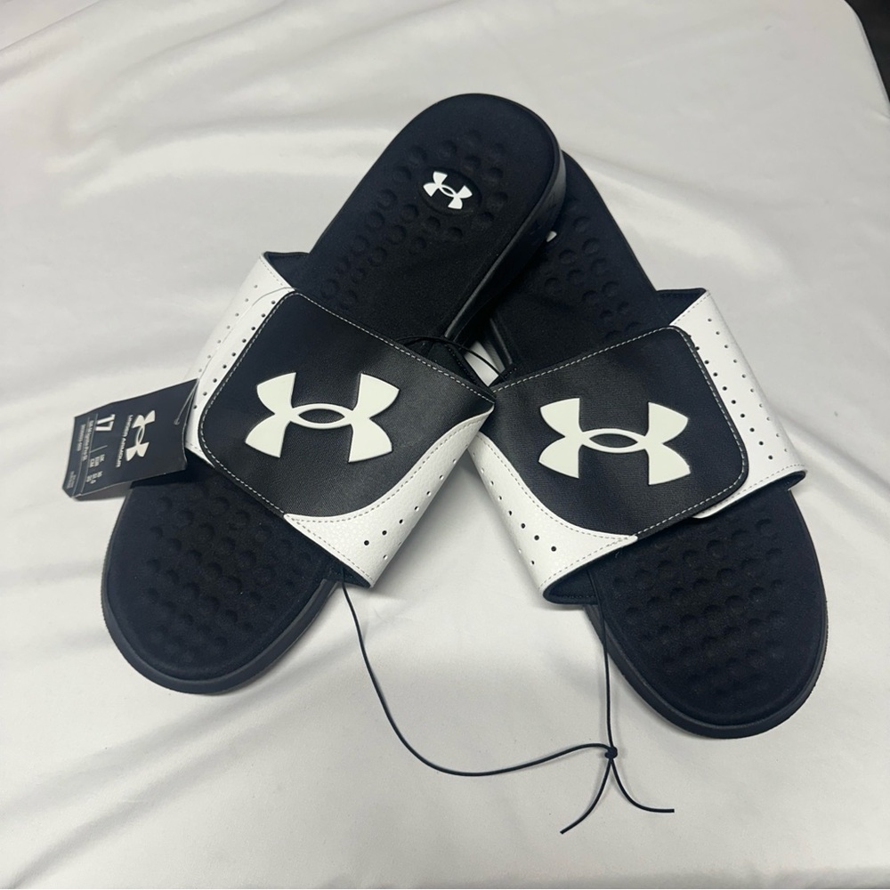 New Under Armour Mens Ignite Pro Slide Athletic Sandals  Size 17 Black And White